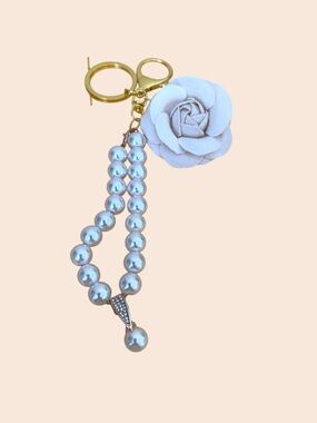 Pearl Beaded Flower Keychain - White purse Charm